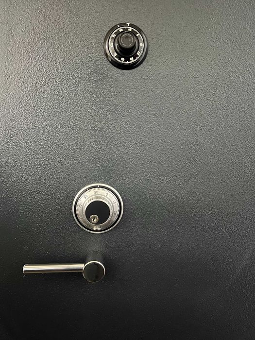 Seif cu doua incuietori