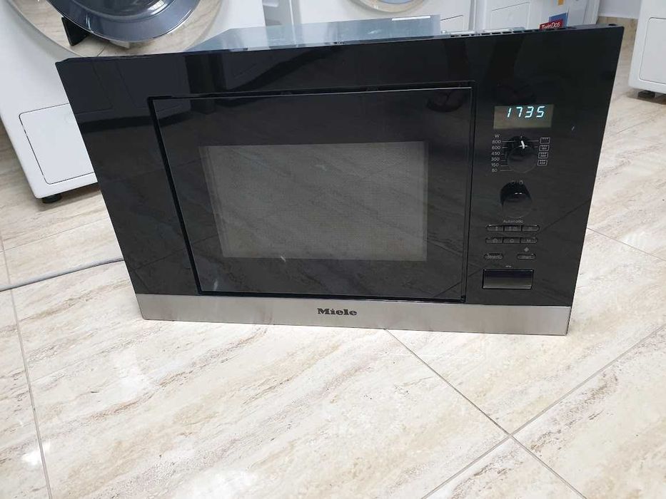 17L - 600мм - Miele M6032 Микровълнова Фурна с Грил за Вграждане