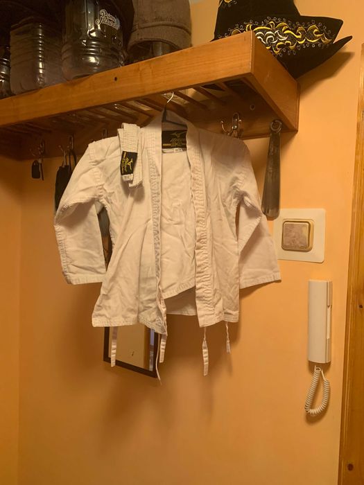 Продам кимоно спорт. х/б молоч. цвета для детей (сделано в Пакистане)