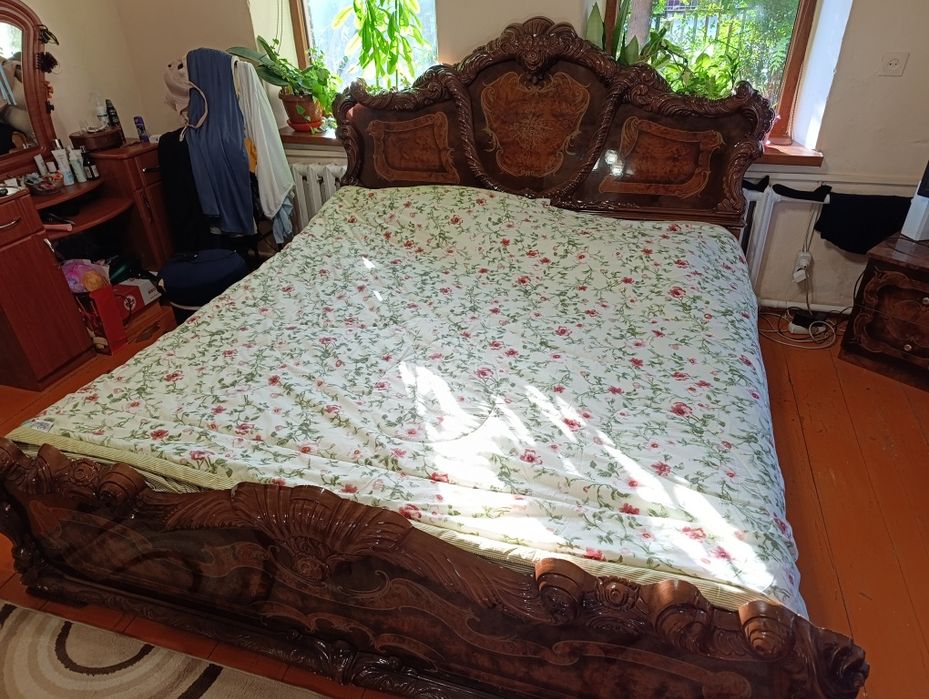 Кровать двуспальная