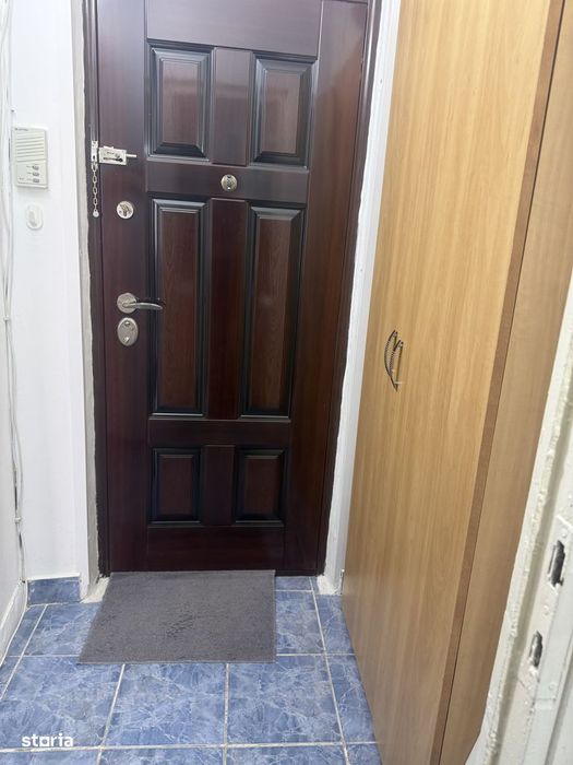 Garsoniera confort 1, etaj 3, Confectii, 37 mp, renovata, mobilata — fotografia 3