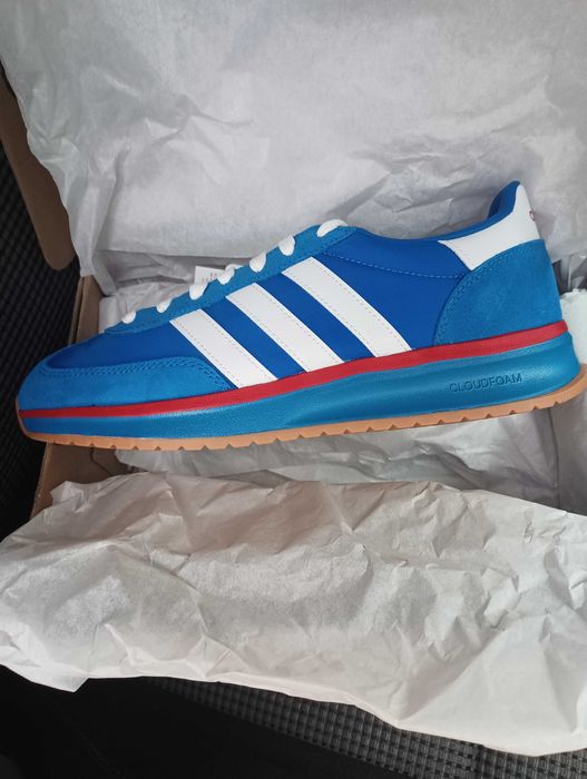 Adidas Run 70.  42.5