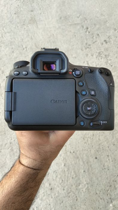 Yangi xolatda Canon 6d mark 2 sotiladi 24-105 f4 obektivi bilan