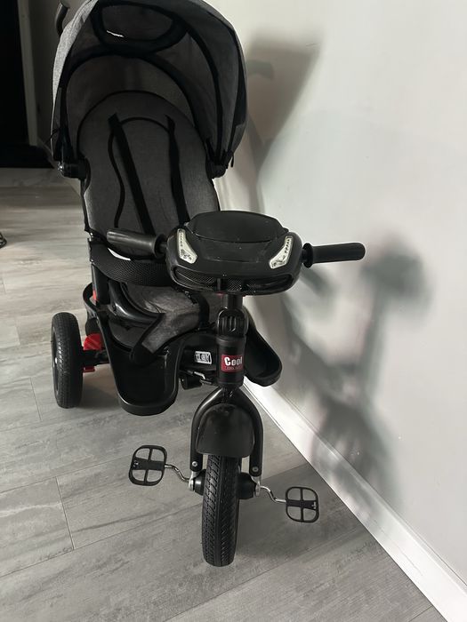 Трехколесный велосипед