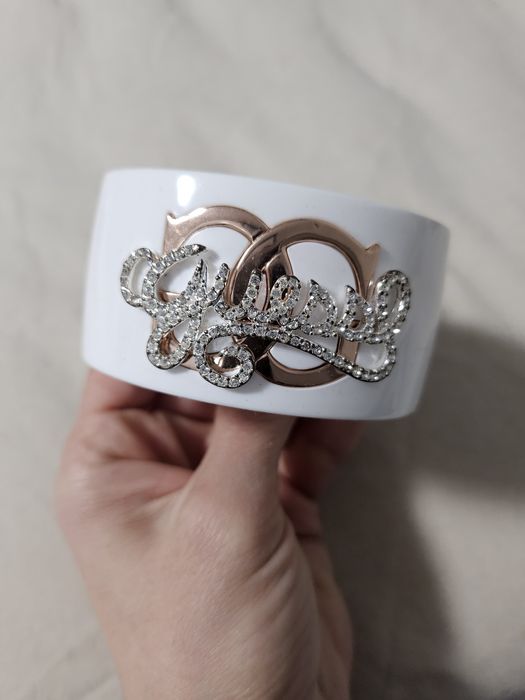 Гривна на марката  guess