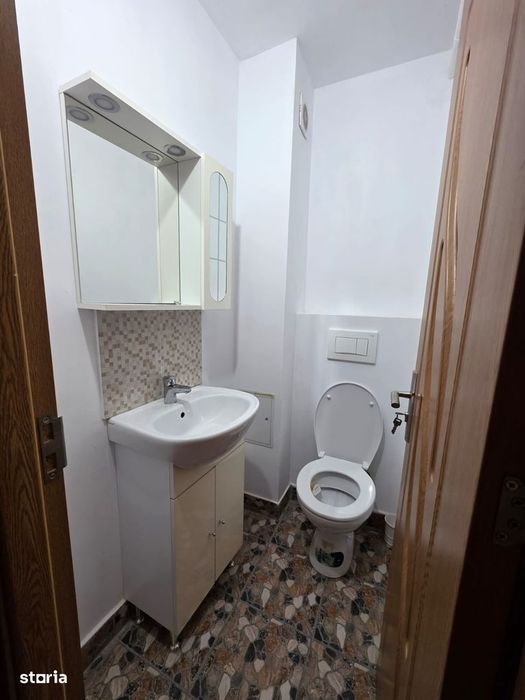 Apartament cu 3 camere decomandate, Târgu Ocna
