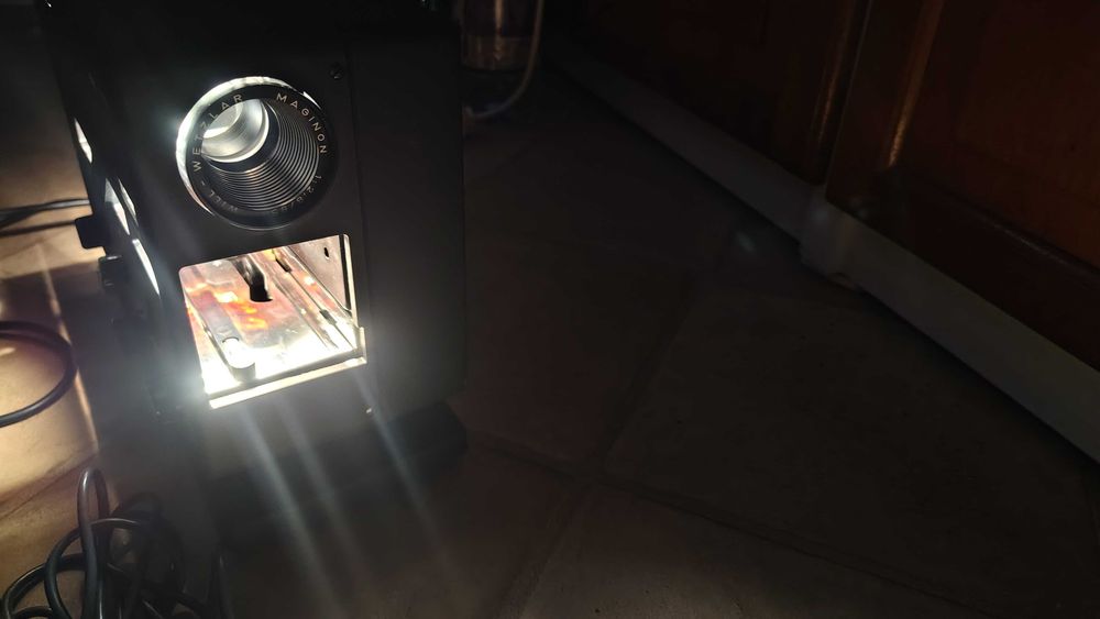 Aparat diapozitive Braun + geanta