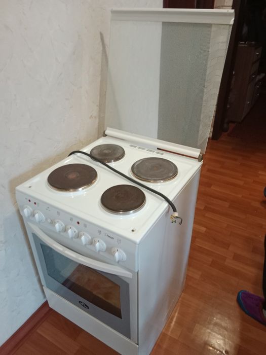 Продам электроплиту.
