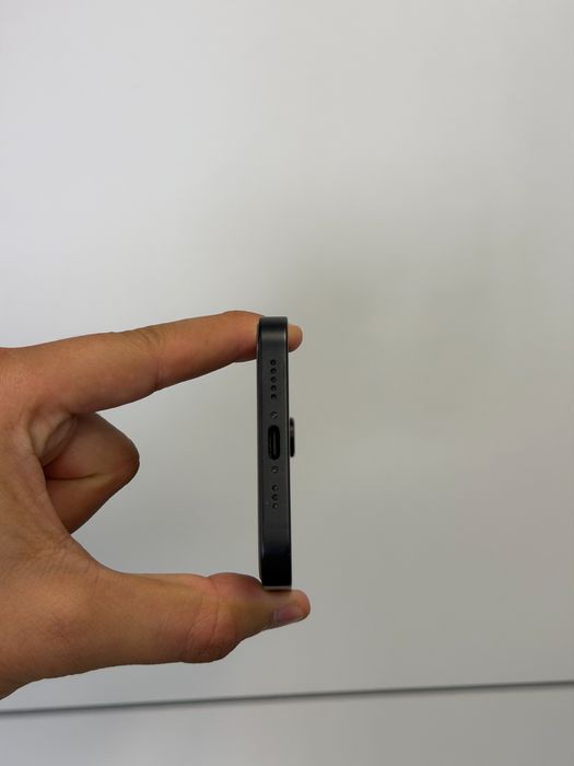 iPhone 16e - 58 цикъла