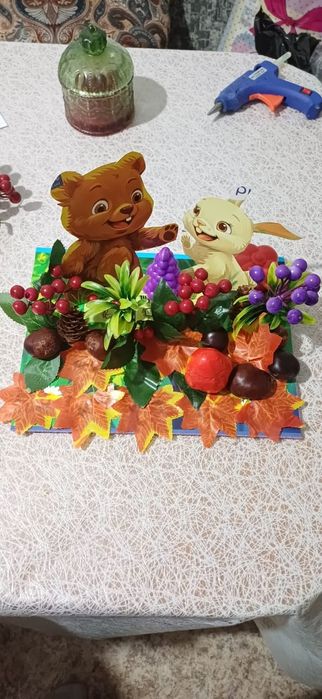 Осенью подделки  для садик  и школы