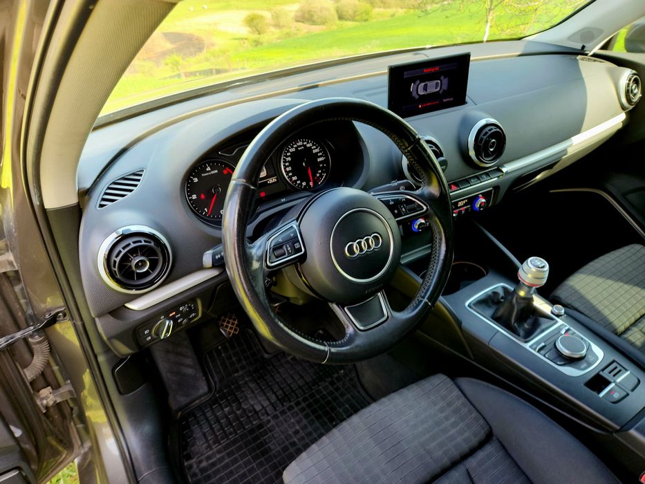 Audi A3 Sedan 2015, Maro Mettalic