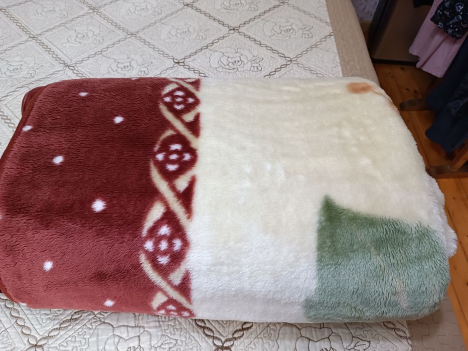 Продаётся плед из Ирана