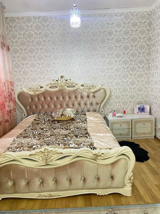 Спальный гарнитур сатылады.
