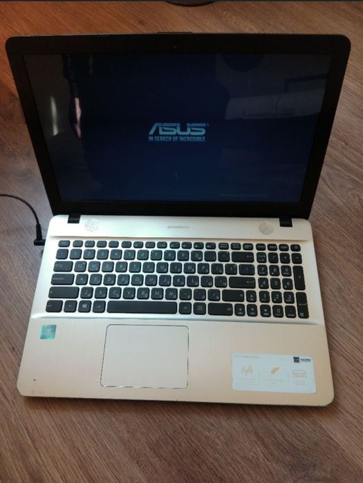 Asus VivaBook MAX