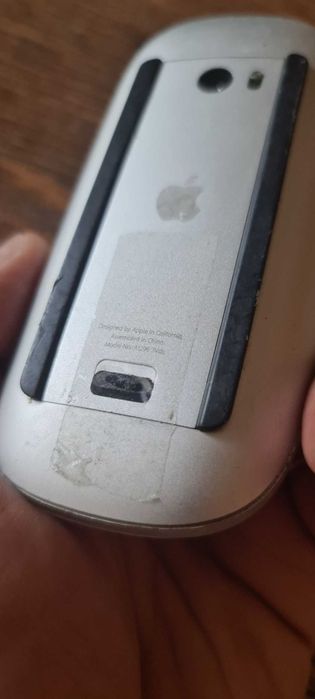 Vand Magic Mouse de la Apple