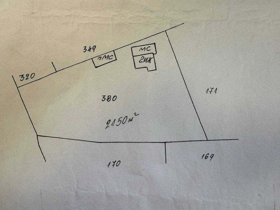 Двуетажна къща с голям парцел в село Загорци