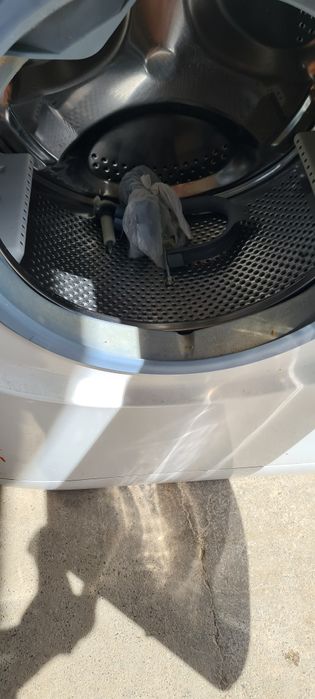 Продам стиральную машинку Hotpoint Ariston