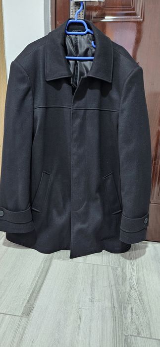 Palton barbati ca si nou