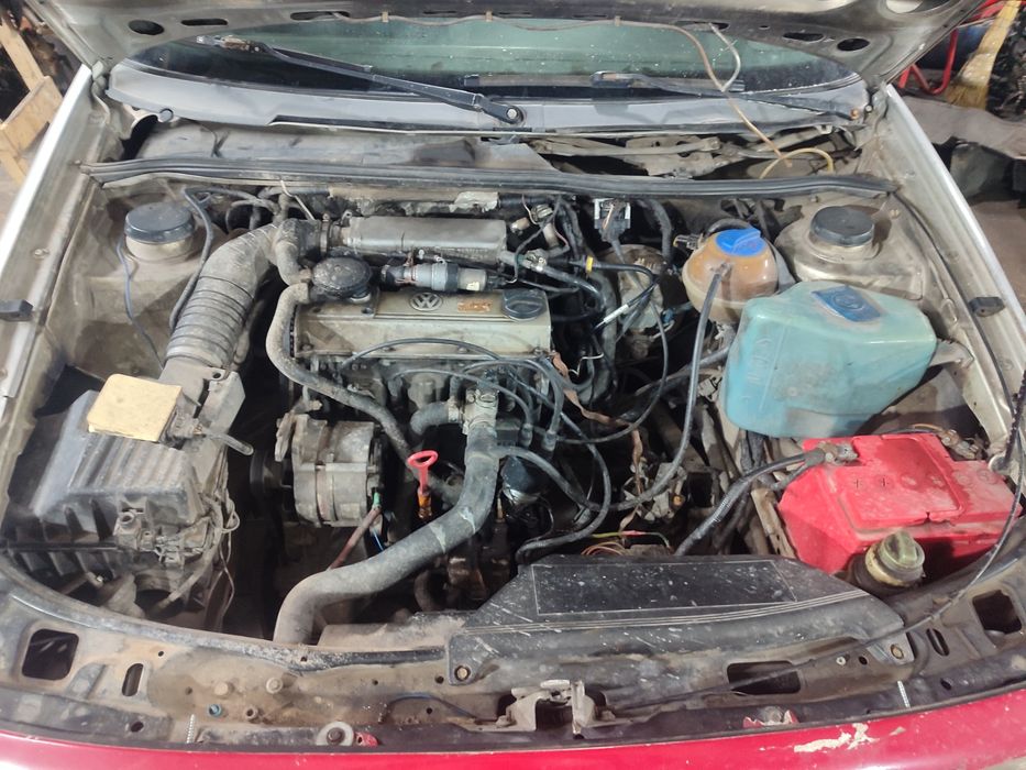 Запчасти на пассат Б3 универсал и седан