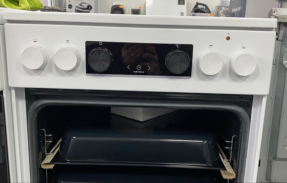 Свободностояща печка Gorenje 70 l GECS5C70WA