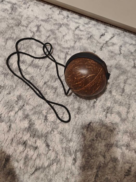 Стилна дамска чантичка-кокосов орех