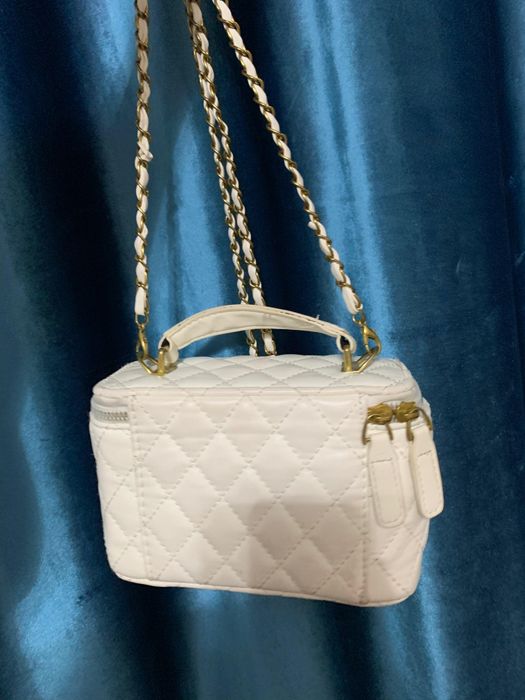 сумкаа белый и золотистый