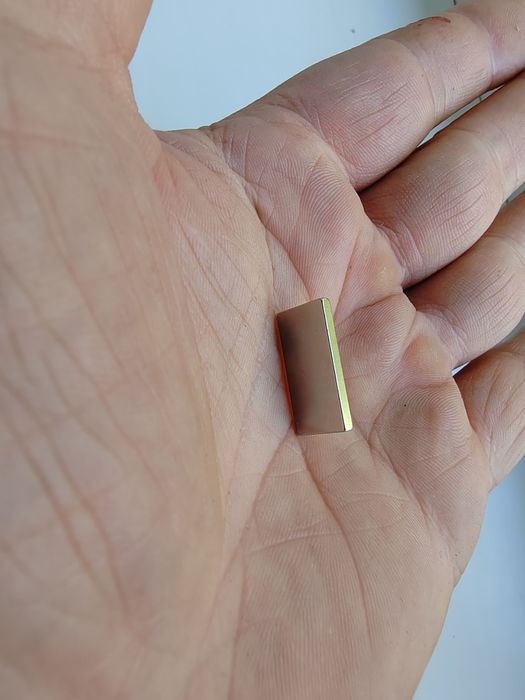 Магниты для сьемного монтажа.