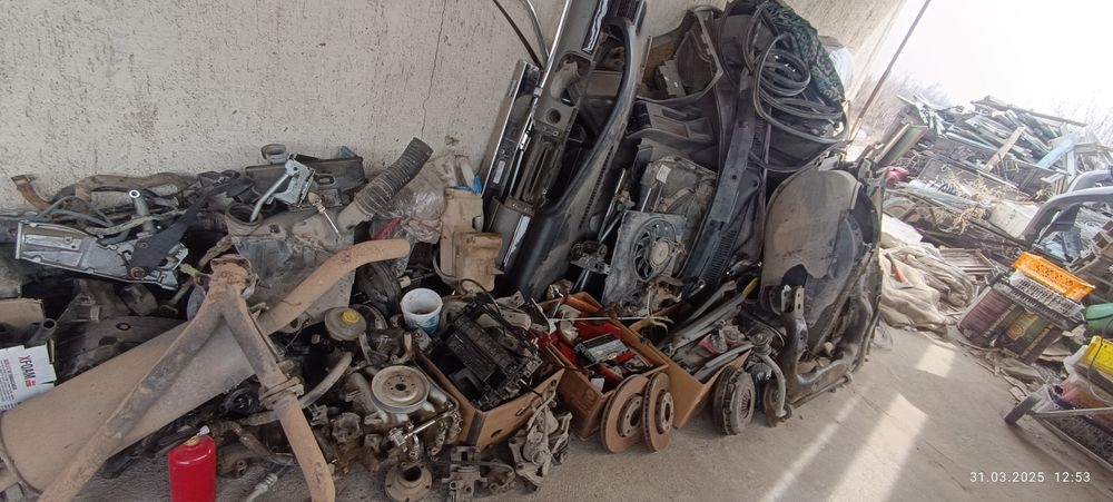 Продам запчасти Ауди а6 с4 универсал