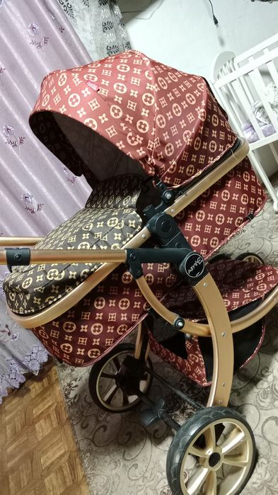 Коляска пользовались пол года