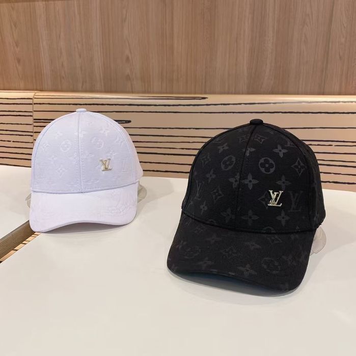 Дамски шапки различни модели