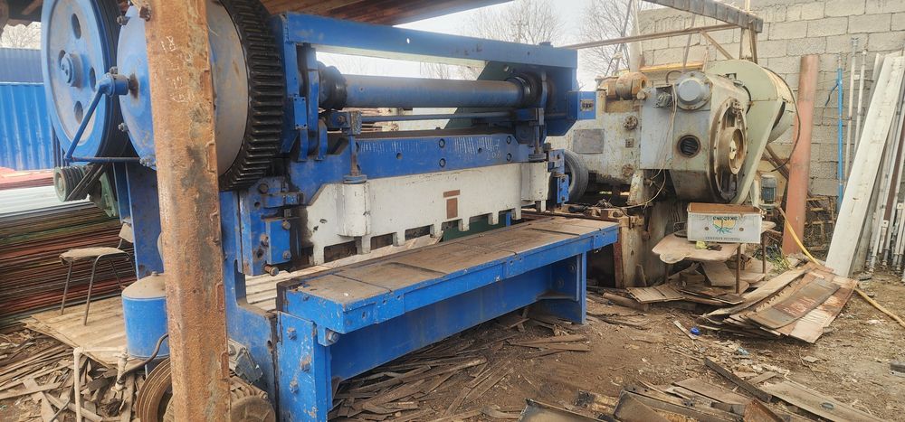 Glatina ishlab turipti