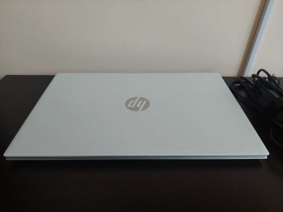 Лаптоп HP Pavilion 49L50EA