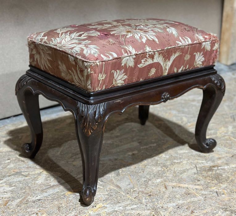 Taburet Vintage Stil Neobaroc cu ornamente si sezut tapitat; Scaunel