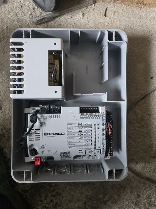 Automatizare porti batante