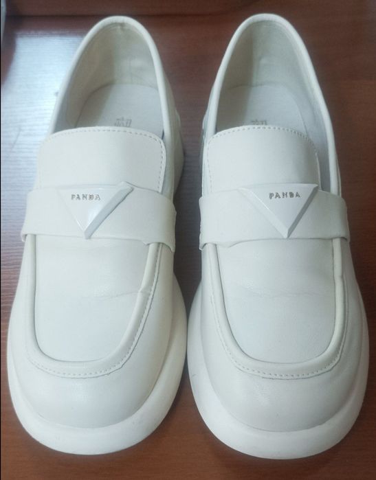 Слипоны женские.