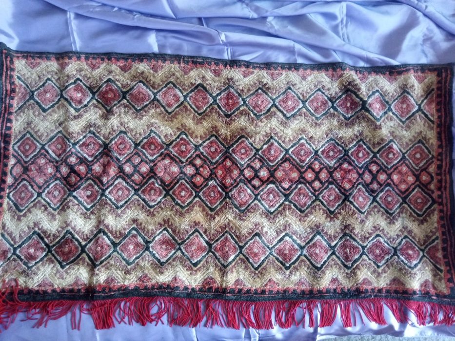 Ковор с ресни от социализма