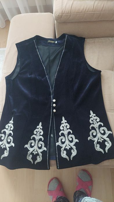 Национальные казахские жилетки, женские