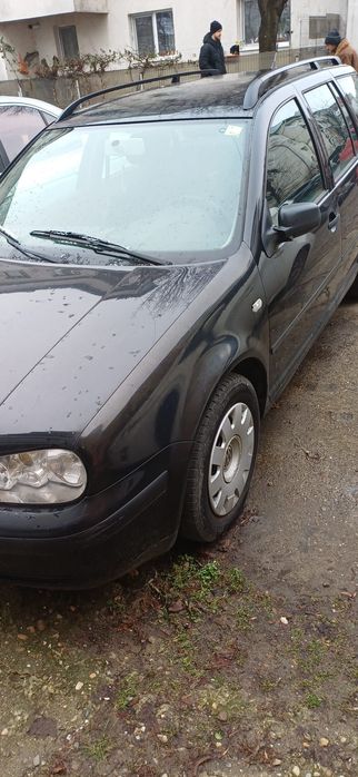 Vând Golf 4 1.6 benzina