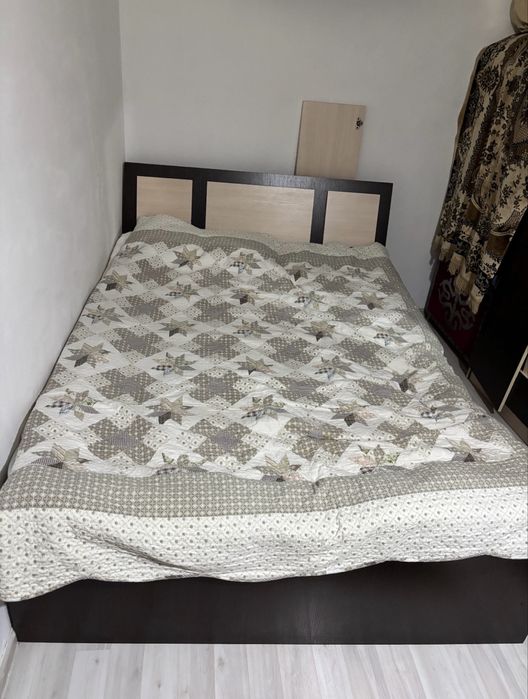 Кровать для спальни