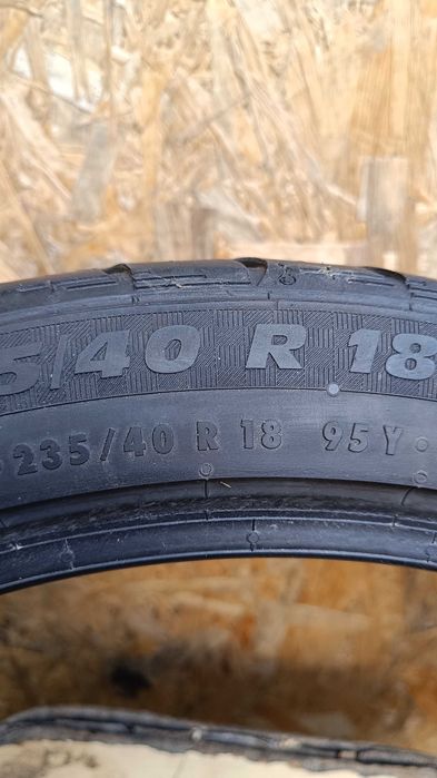 Vând cauciucuri vara Performance 235/40/18
