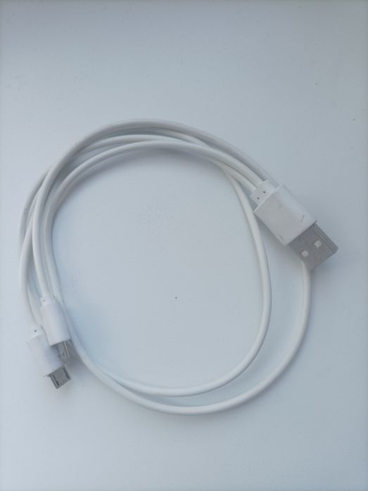 Провода разные зарядки и провода USB