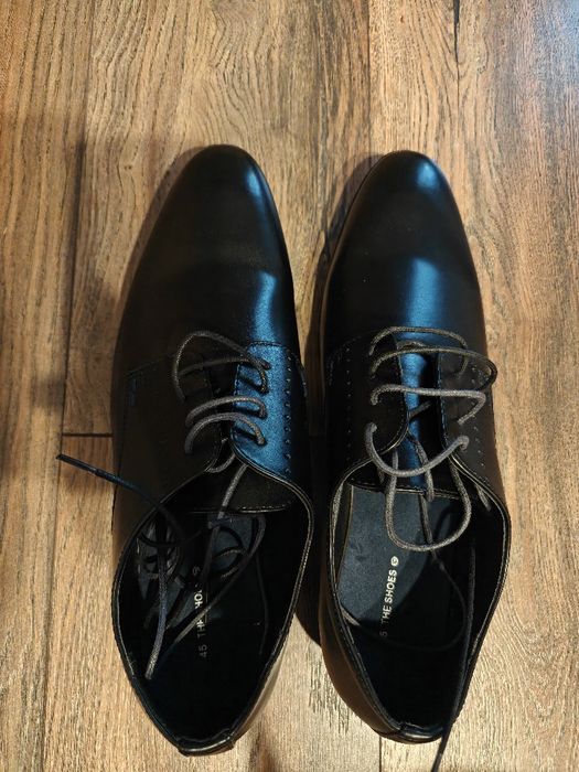 Официални обувки от естествена кожа и нови сандали размер 45