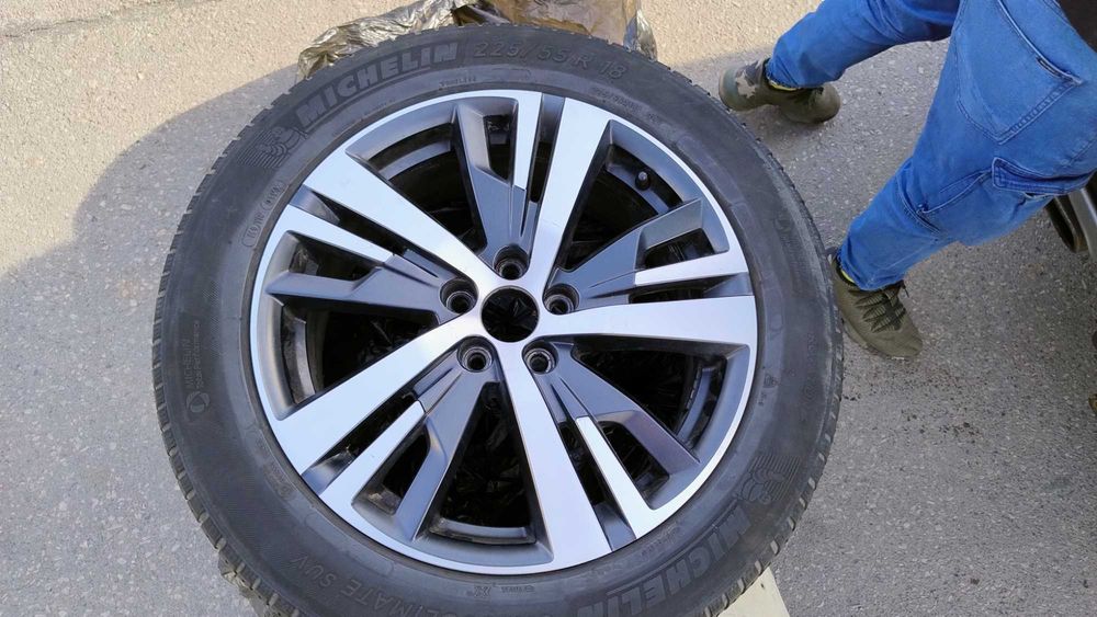 Джанти Peugeot и гуми 225/55 R18 всесезонни