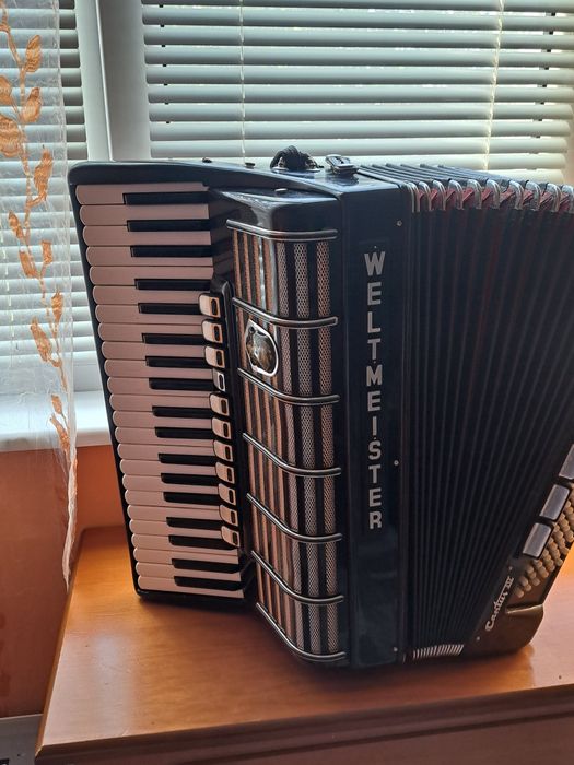 Akustichen akordeon cantus 4
