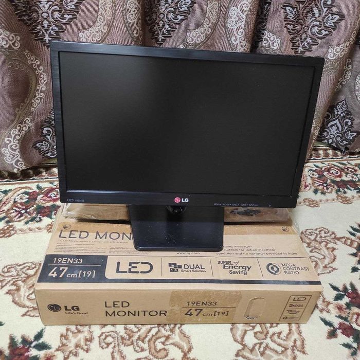 Монитор LG 19" в идеале.