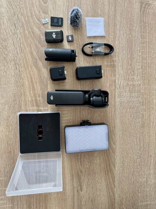 DJI Osmo Pocket 3 Creator Combo + Garanție și Accesorii Extra