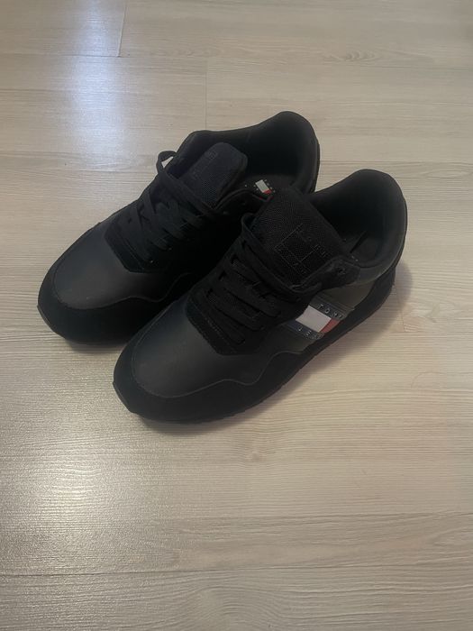 Adidasi Tommy si Calvin Klein