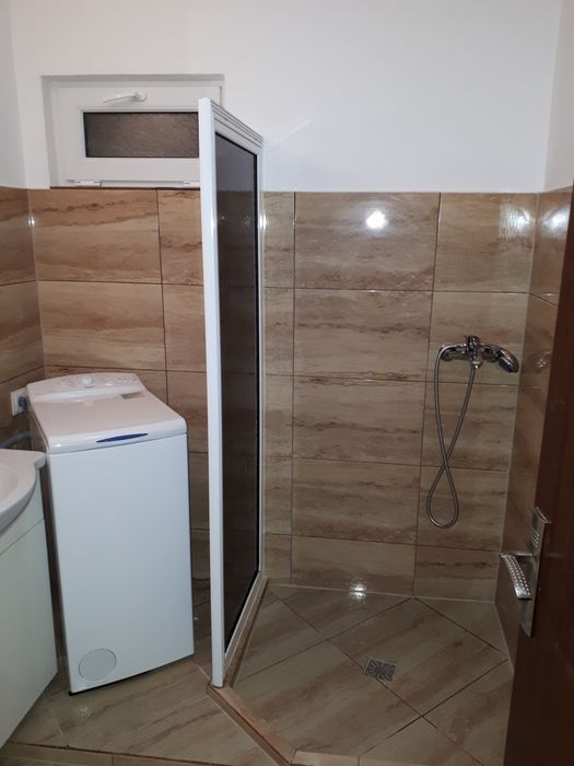 Inchiriez apartament