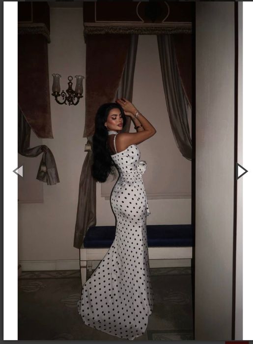 Дълга рокля на точки