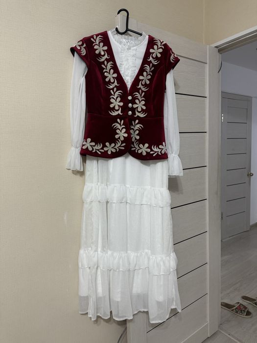 Продаю платья одевала 1 раз